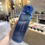 gourde HelloWater plastique