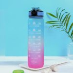 bouteille avec paille intégrée