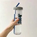 bouteille avec paille