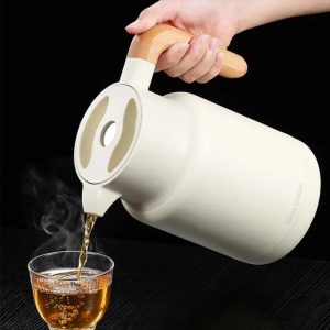 Carafe avec isolation sous vide